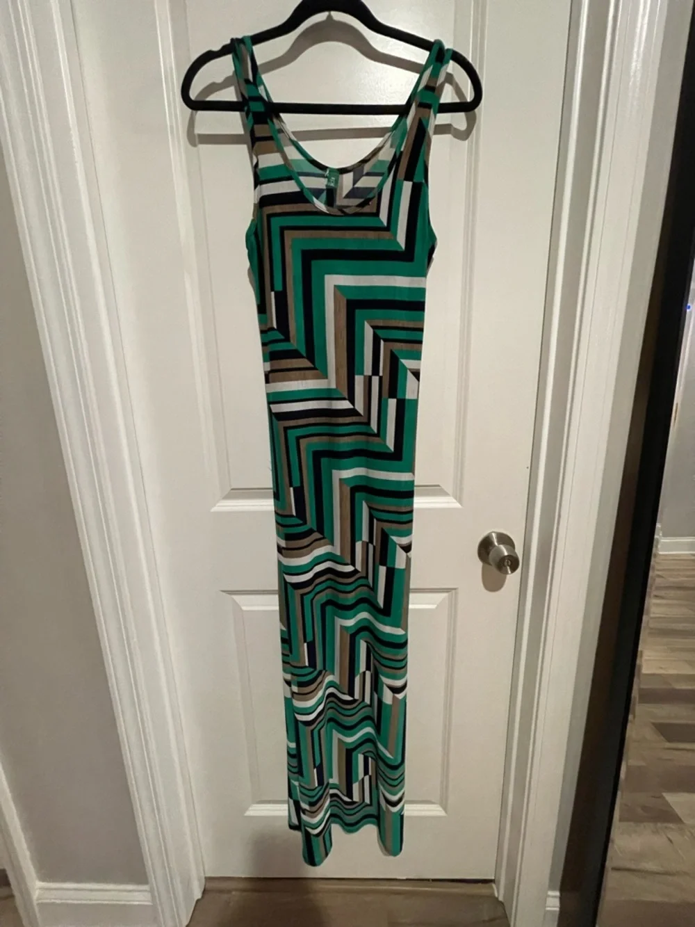 Sleeveless Green Geometric Maxi Dress - Picture 1 of 2